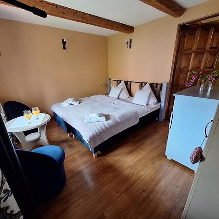 Apartamenty I Pokoje Aneta เปียโควิเซ ภายนอก รูปภาพ