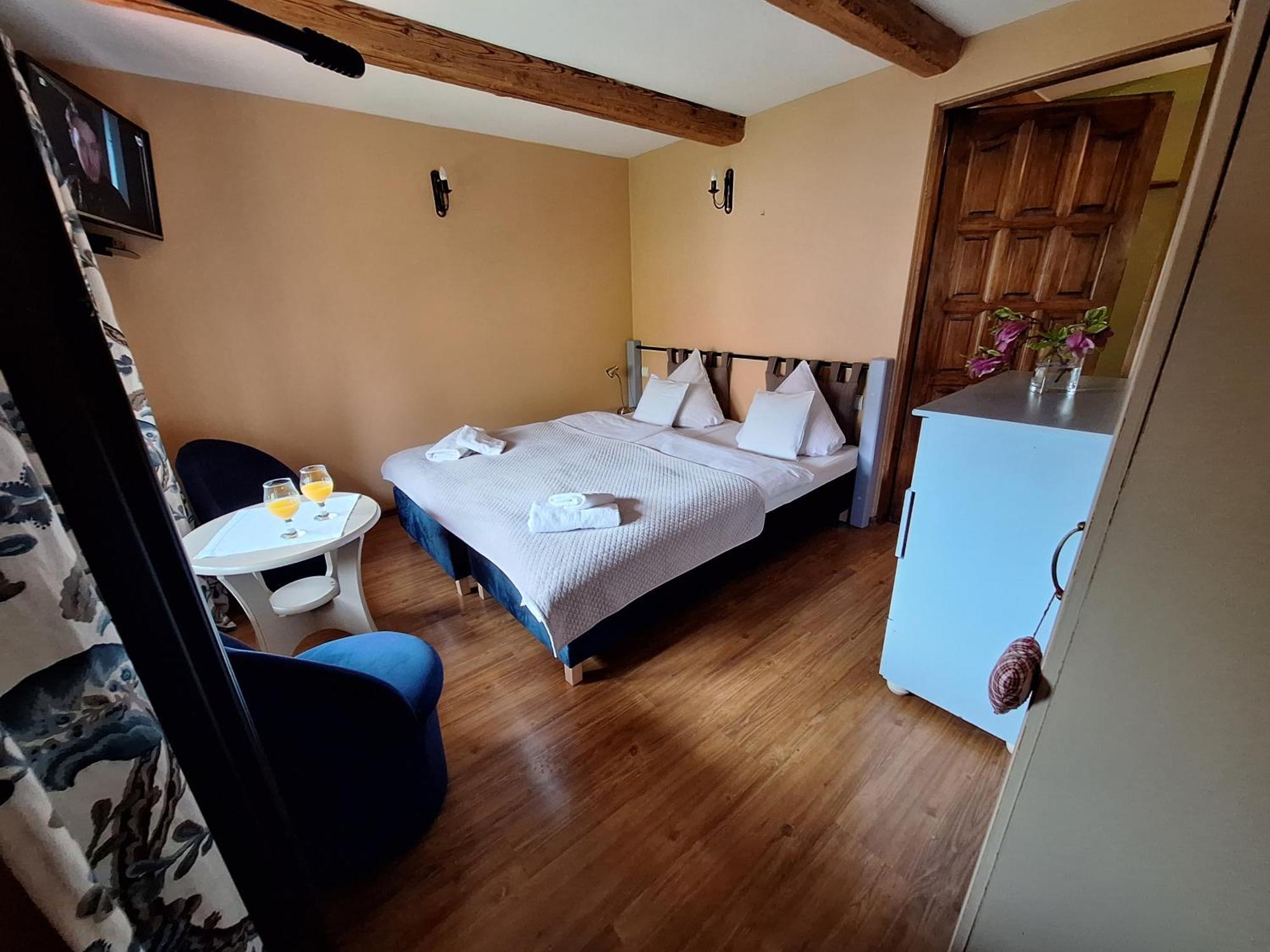 Apartamenty I Pokoje Aneta เปียโควิเซ ภายนอก รูปภาพ