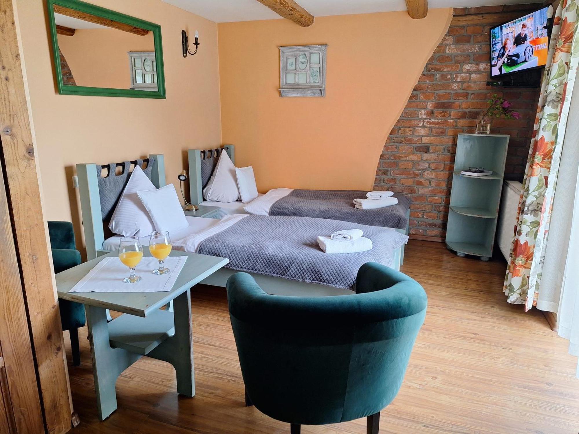 Apartamenty I Pokoje Aneta เปียโควิเซ ภายนอก รูปภาพ