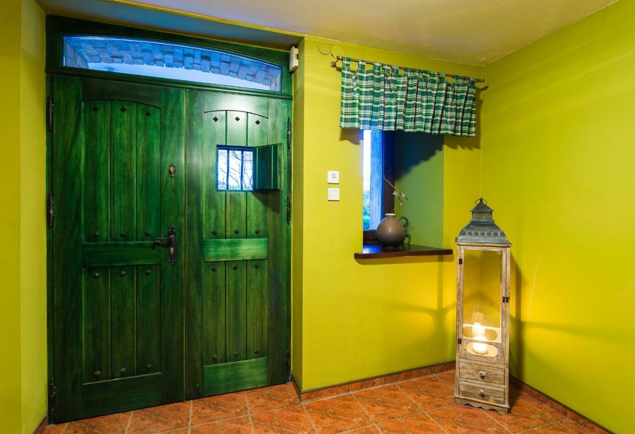 Apartamenty I Pokoje Aneta เปียโควิเซ ภายนอก รูปภาพ